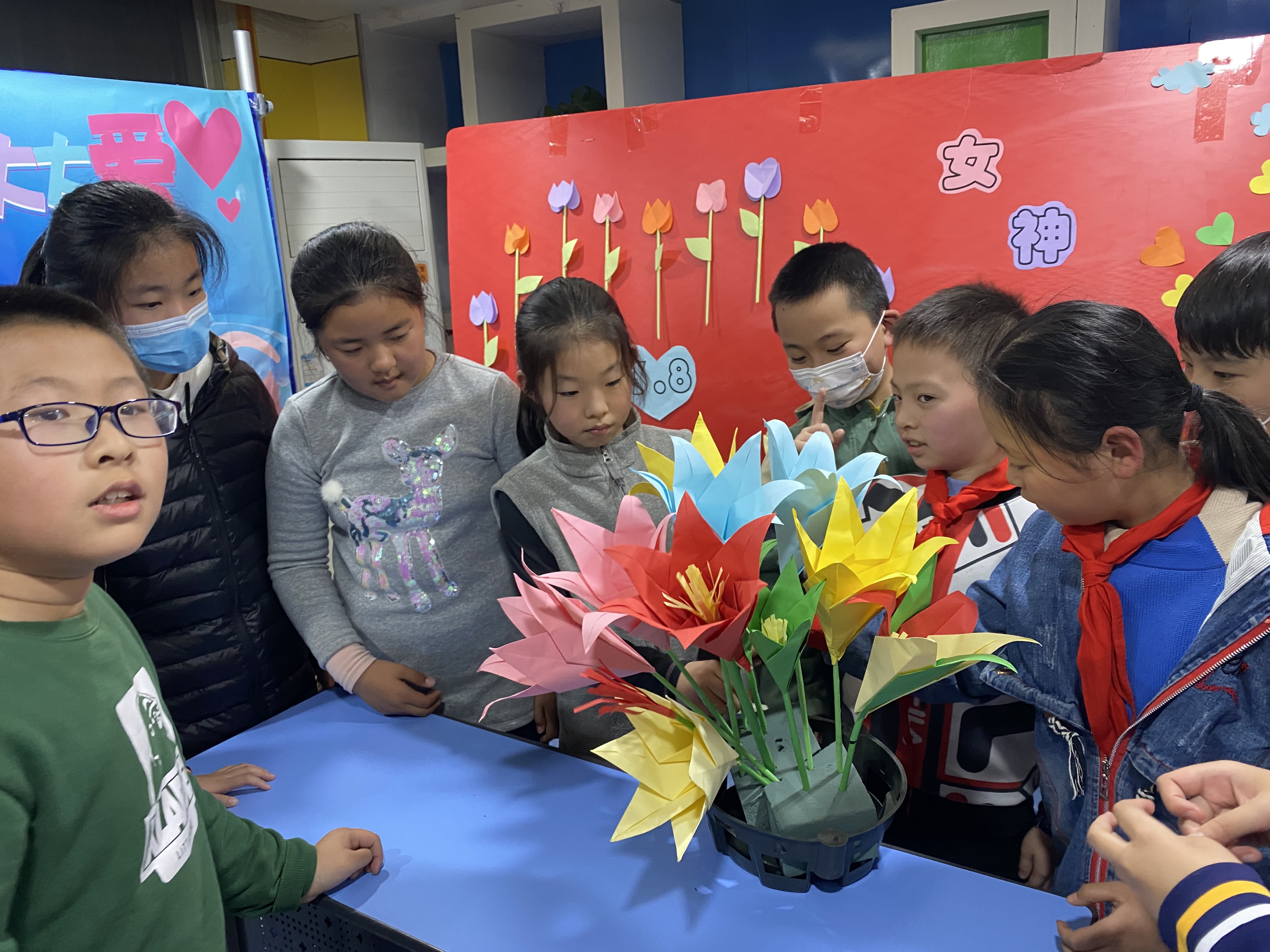 天童教育：小朋友表达能力差有什么方法改善