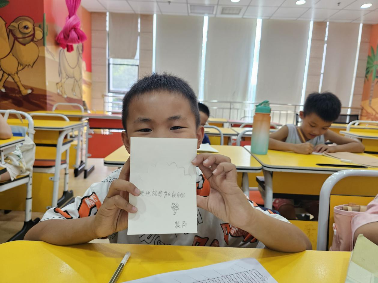 天童美语:让孩子感到被爱的3个瞬间(图2) 天童美语:让孩子感到被爱的3个瞬间(图2)