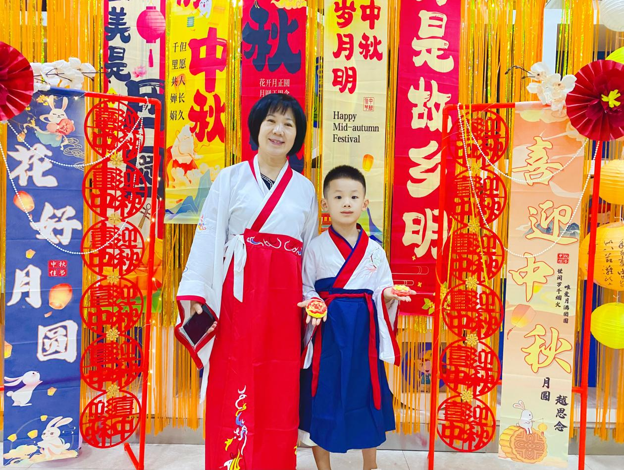 天童美语:让孩子感到被爱的3个瞬间(图1) 天童美语:让孩子感到被爱的3个瞬间(图1)