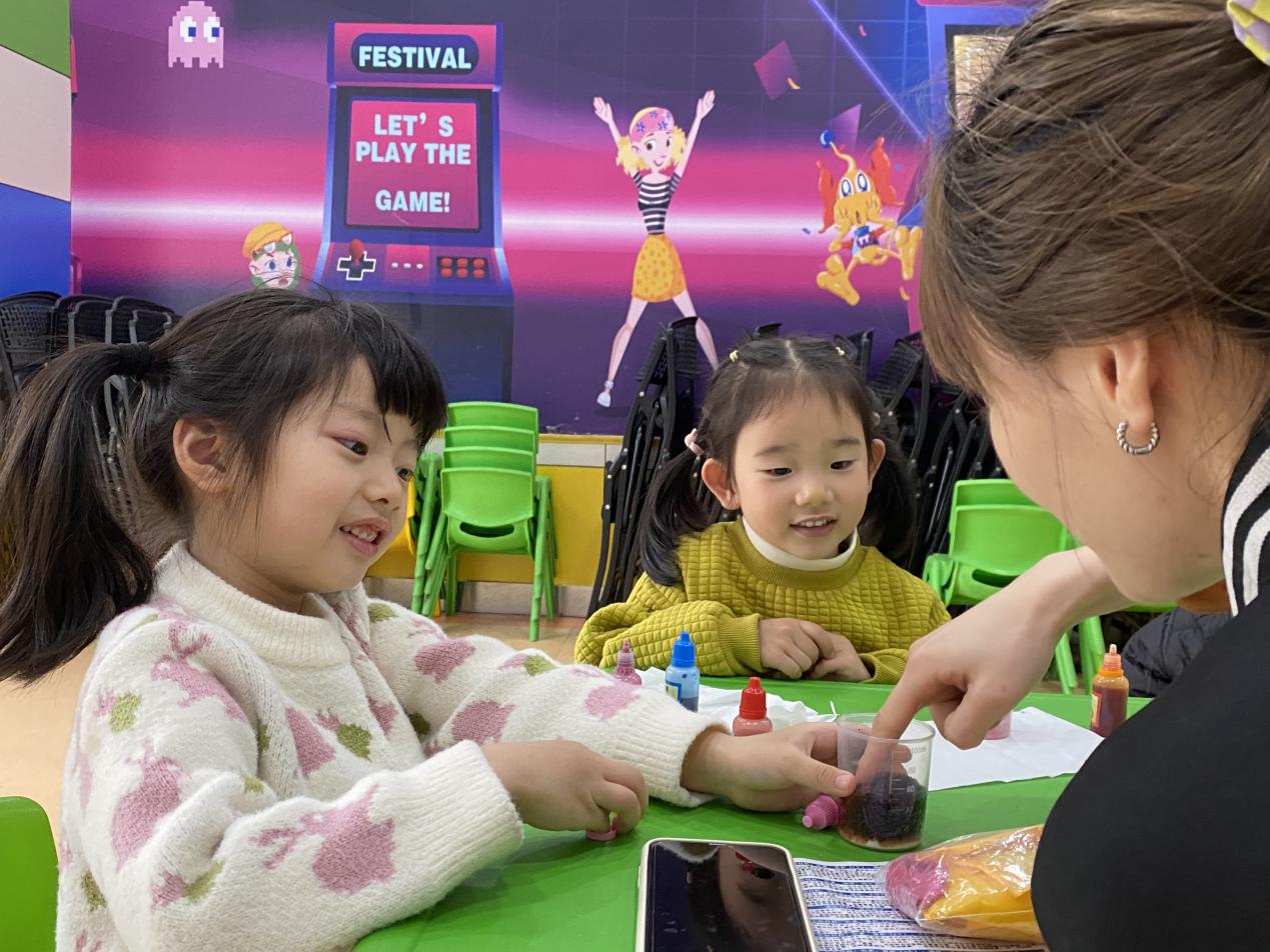 天童美语:如何帮孩子建立良好的阅读习惯(图1) 天童美语:如何帮孩子建立良好的阅读习惯(图1)