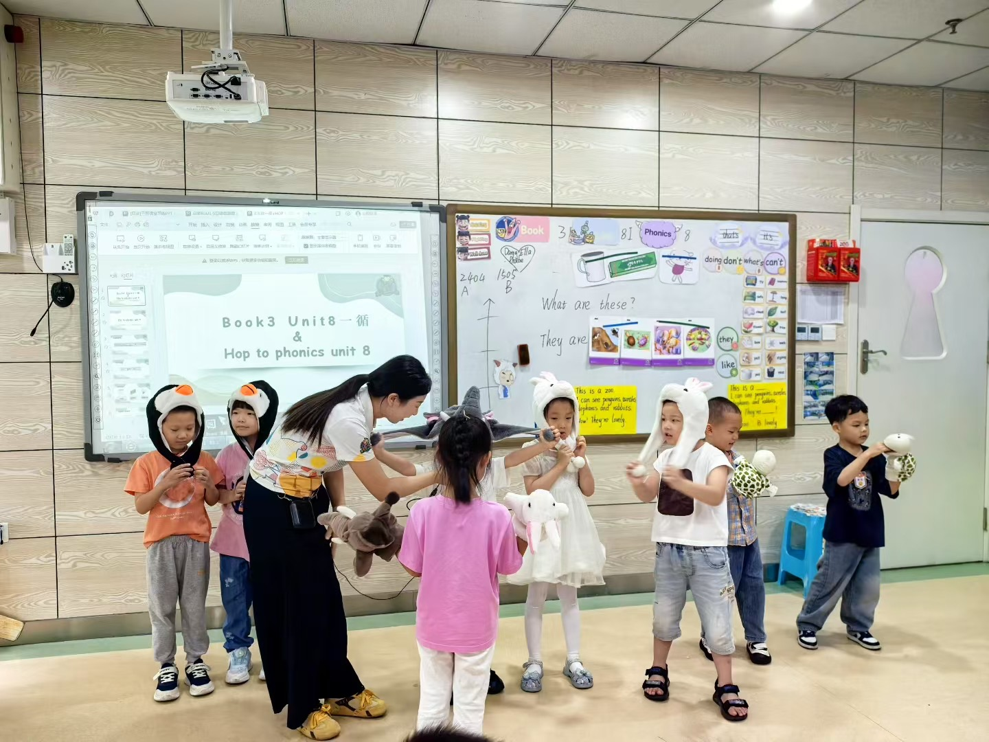福州少儿英语启蒙怎么选? 聊聊天童教育的启蒙课 (图2) 福州少儿英语启蒙怎么选? 聊聊天童教育的启蒙课 (图2)