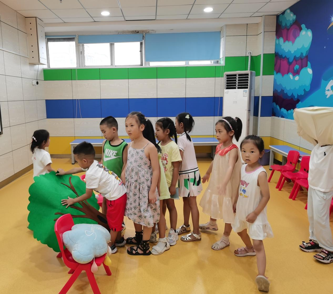 孩子沉迷电子产品怎么办?来看看福州天童教育的建议(图1) 孩子沉迷电子产品怎么办?来看看福州天童教育的建议(图1)