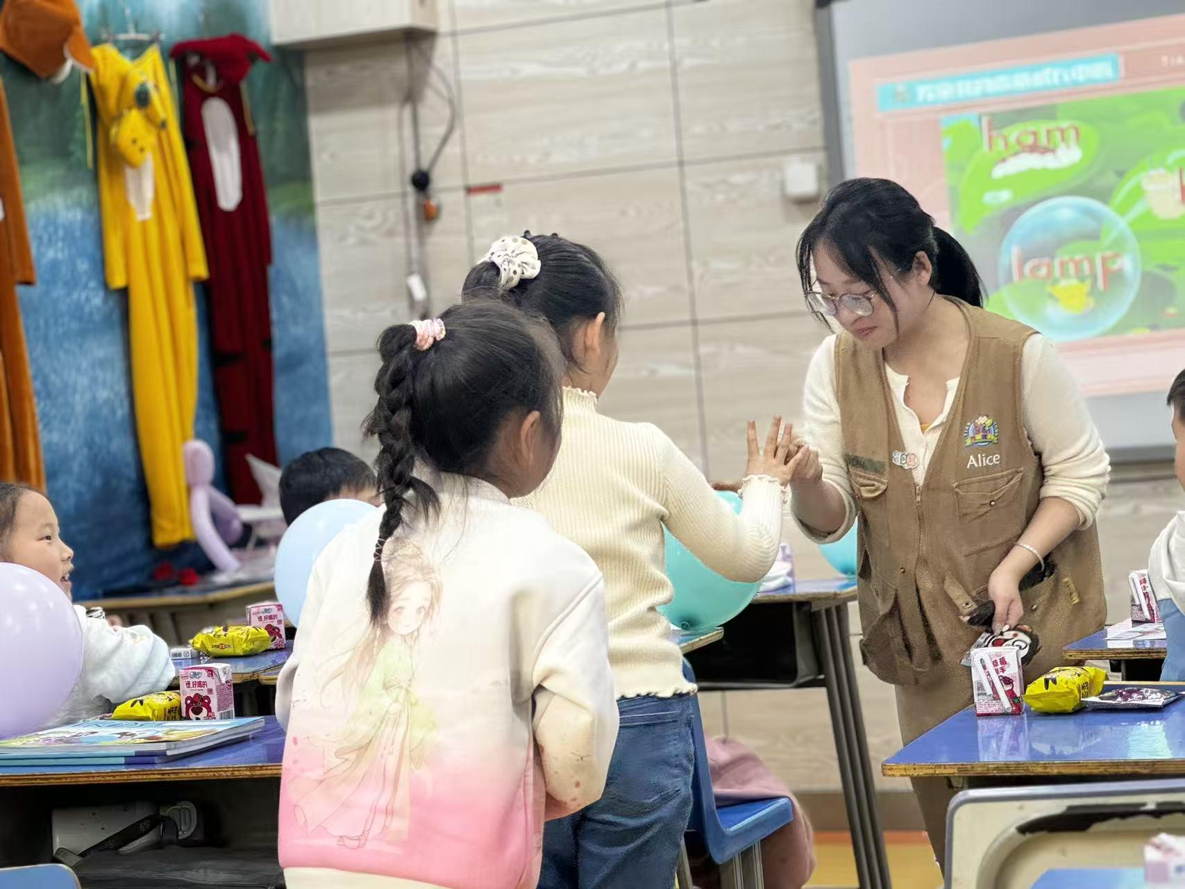 福州天童教育:英语不是“教”出来的,是“用”出来的(图2) 福州天童教育:英语不是“教”出来的,是“用”出来的(图2)