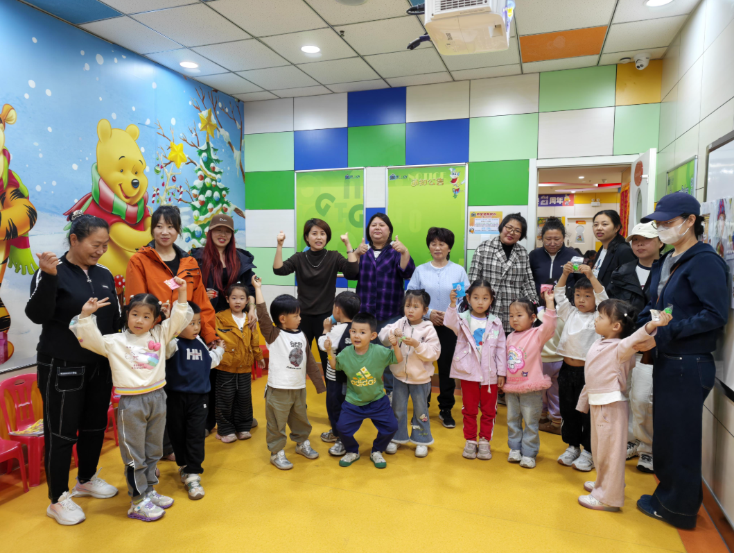 孩子英语学习,福州天童教育提醒家长少说“你看看别人家孩子”(图2) 孩子英语学习,福州天童教育提醒家长少说“你看看别人家孩子”(图2)