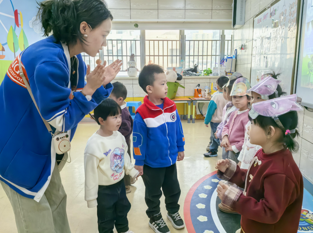 孩子几岁学英语最好,福州天童教育讲清敏感期 (图2) 孩子几岁学英语最好,福州天童教育讲清敏感期 (图2)